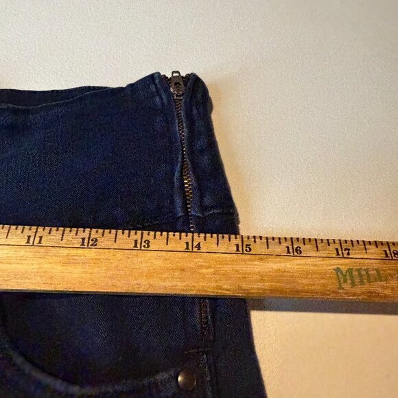 Spanx Women 29 The Signature Straight Jeans Dark Wash Stretch Denim Side Zip - Picture 8 of 11